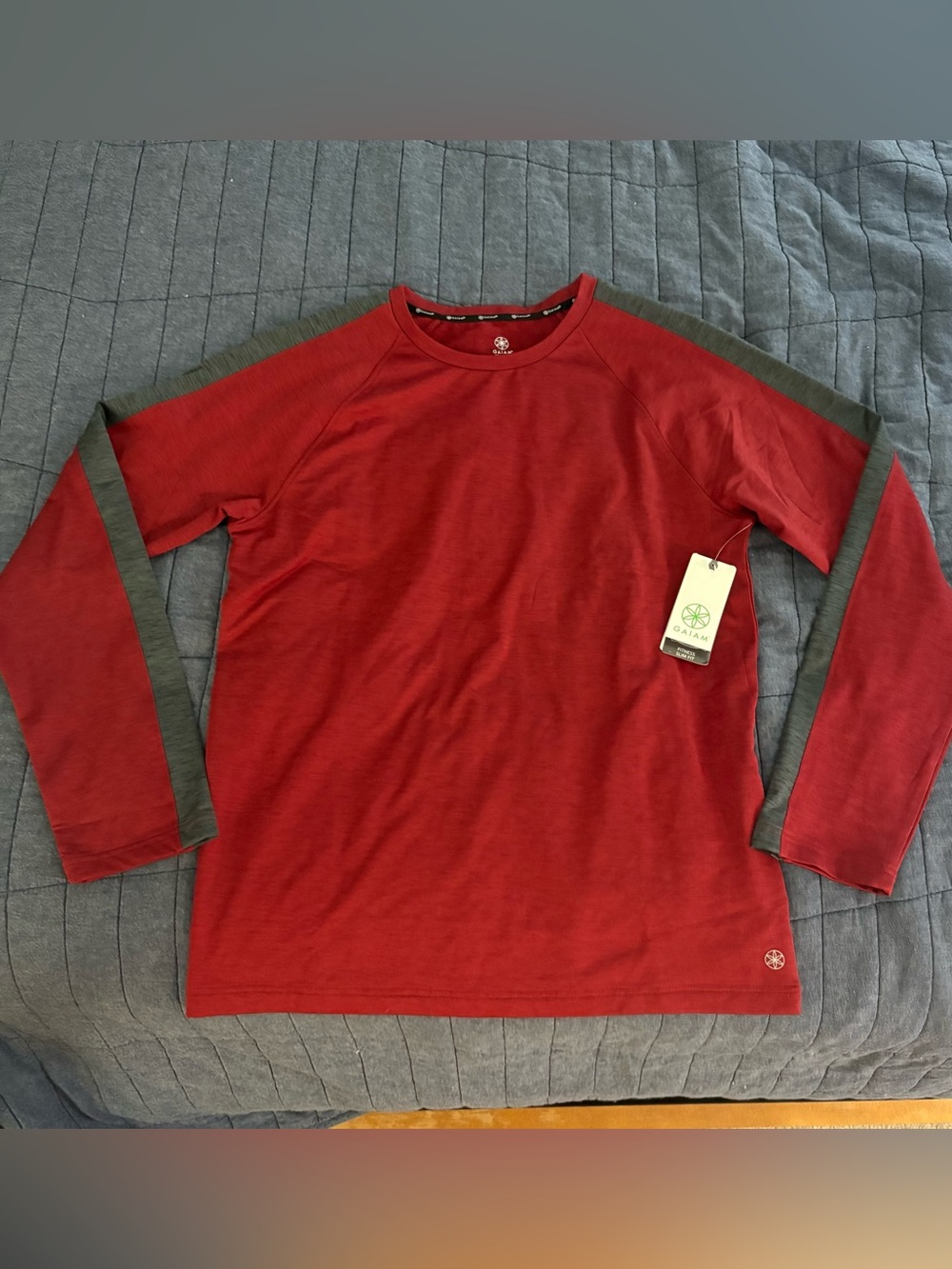 GAIAM NEW Men's Red Grey Power Long-Sleeve Crewneck Slim Fit Fitness Shirt, M